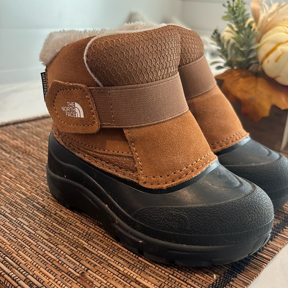 The North Face Other - The North Face Alpenglow II Boots (9C)/ Color: Toasted Brown